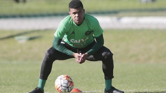 Imagem Coritiba recusa propostas do Bahia e quer manter meia até chegada de novo diretor