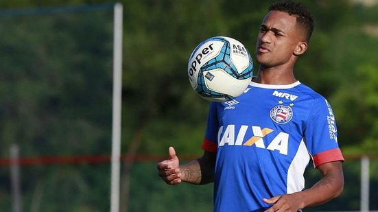 Imagem Ex-Bahia, Eduardo está perto de acertar com a Chapecoense