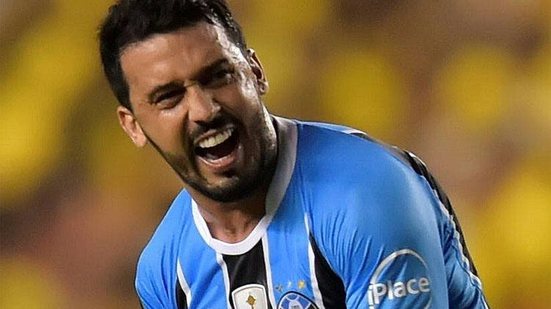 Imagem Edílson está perto de assinar por 3 anos com o Cruzeiro; Sassá pode ir para o Grêmio
