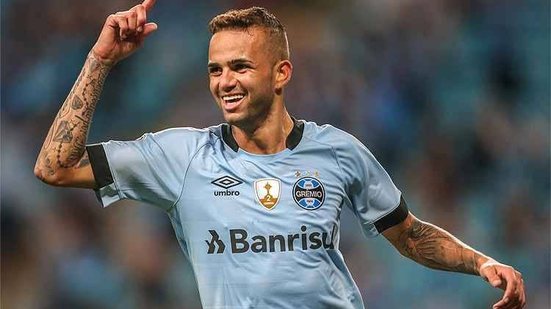 Imagem Luan é coroado 'Rei da América'; Tite ganha eleição de melhor treinador