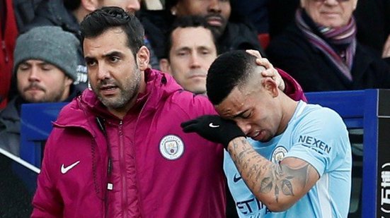 Imagem Gabriel Jesus sofre lesão e pode ficar até dois meses sem jogar