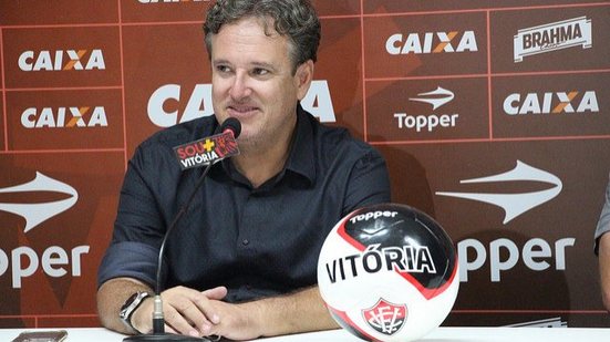 Imagem Damiani fala sobre interesse do Vitória por Renatinho e negociações em andamento