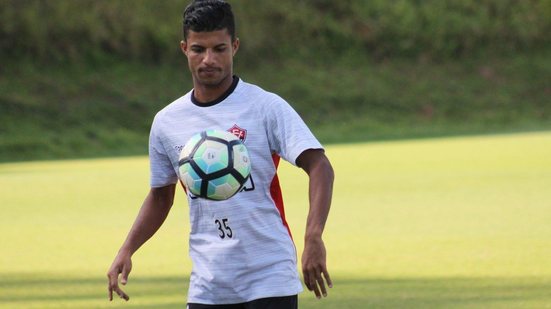 Imagem Saiba como anda o processo de renovações do Vitória; Meia não fica