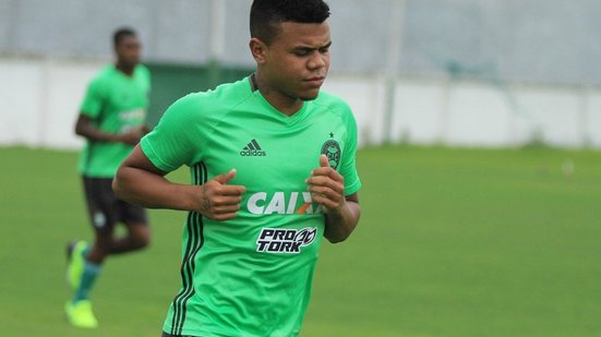 Imagem Bahia desiste da contratação de atacante do Coritiba