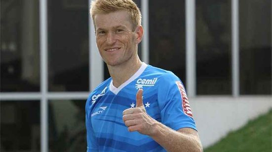 Imagem Douglas Grolli não se acerta com Cruzeiro e ficará sem contrato em fevereiro
