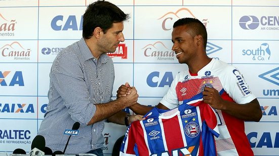 Imagem Durante apresentação, Élber exalta Guto Ferreira e agradece oportunidade de jogar no Bahia