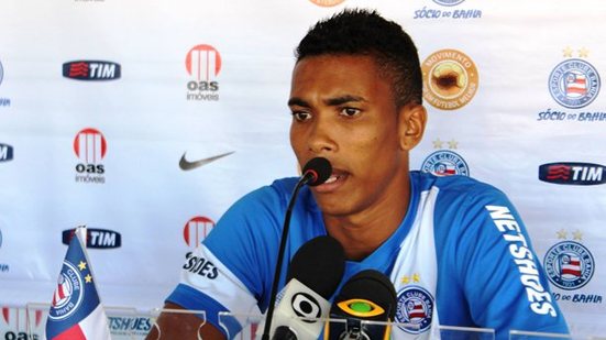 Imagem Grêmio negocia com lateral ex-Bahia para próxima temporada