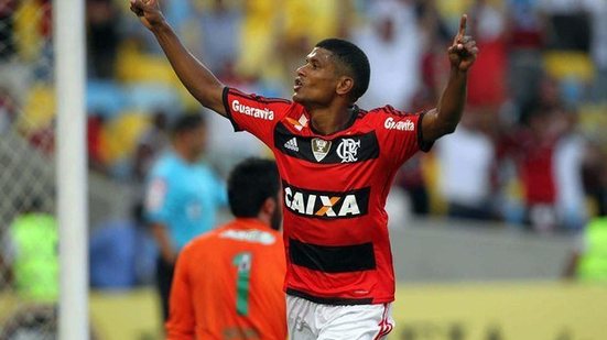 Imagem Após ser sondado pelo Bahia, Márcio Araújo fecha com a Chapecoense