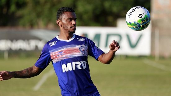 Imagem Corinthians anuncia compra em definitivo de ex-volante do Bahia