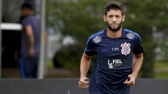 Imagem Juninho Capixaba treina pela primeira vez no Corinthians e aparece como titular