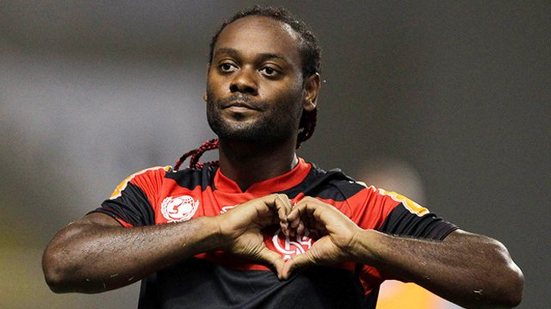 Imagem Vagner Love pode retornar ao Flamengo para substituir Guerrero, diz site