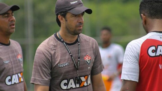 Imagem Técnico do Vitória sub-20 pede pés no chão à equipe e elogia Luan: &quot;Muito maduro&quot;