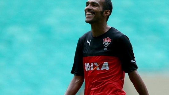 Imagem Lembra dele? Ex-jogador do Vitória é anunciado por clube que disputará o Campeonato Paranaense