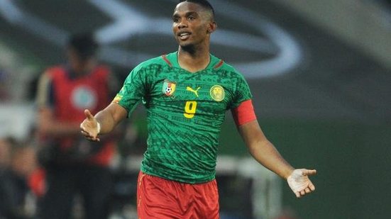 Imagem Manto nele? Samuel Eto'o quer jogar no Brasil e empresário busca clube