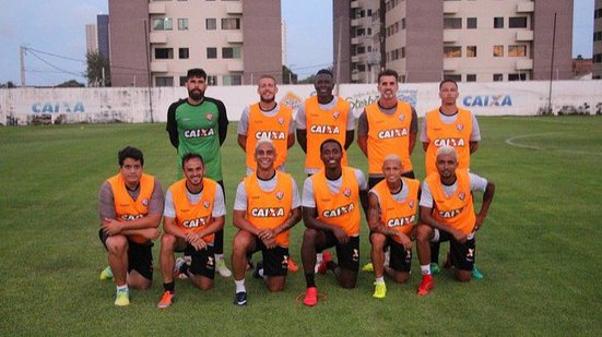 Imagem Atacante do Vitória não aparece no BID e mesmo tendo viajado, não atuará contra o Globo-RN