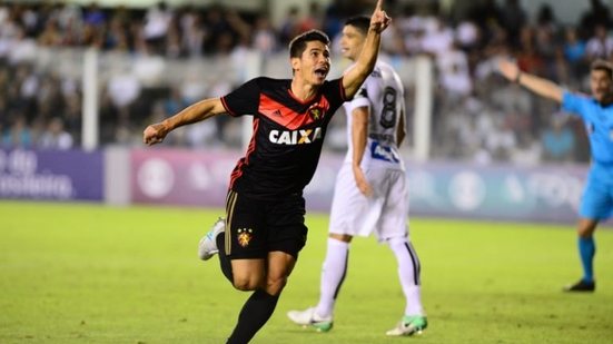 Imagem Não desistiu! Vitória continua negociando com atacante e situação pode ser definida nesta semana