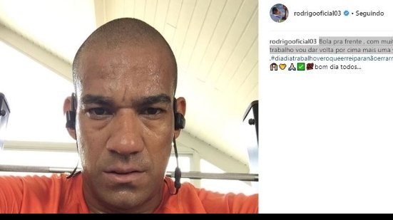 Imagem Rodrigo fala pela primeira vez após 'dedada' em Tréllez