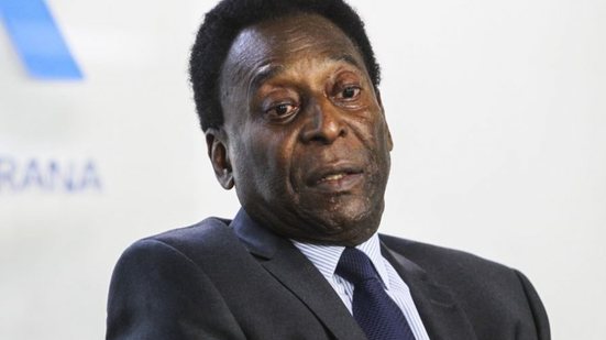 Imagem Pelé é hospitalizado após desmaio por exaustão e cancela viagem a Londres