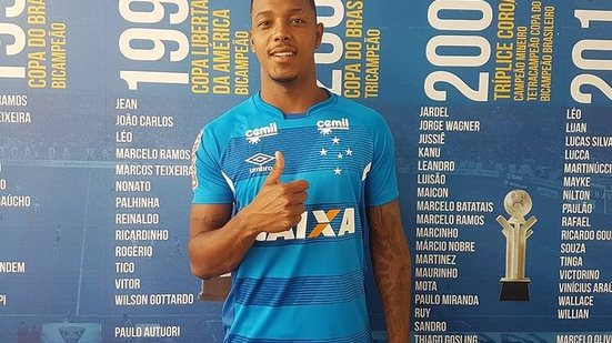 Imagem David é diagnosticado com lesão grau 4 na coxa e pode retornar ao Vitória até se recuperar; Entenda