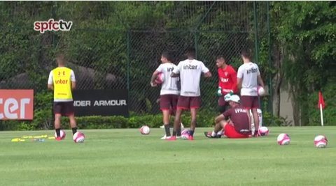 Imagem Vídeo: Jean publica gol de falta em treino e leva torcida do SP à loucura