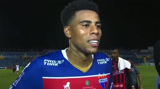 Imagem Ex-Bahia marca golaço de bicicleta em triunfo do Fortaleza; assista