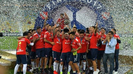 Imagem Não agradou! Meio-campo campeão da Sul-Americana é oferecido ao Vitória, mas diretoria recusa