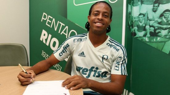 Imagem Palmeiras estende contrato e dá aumento a jogador baiano