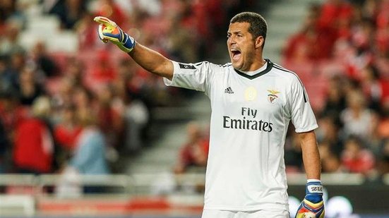 Imagem Flamengo tenta contratar Júlio César que pode encerrar a carreira após o Carioca