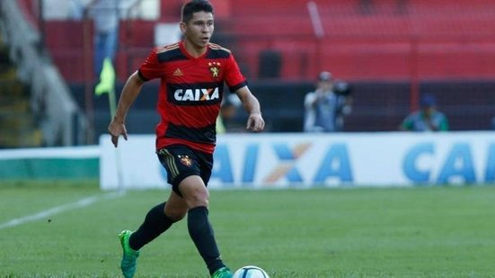 Imagem Atacante especulado no Vitória é oferecido ao São Paulo, mas encontra resistência para sua volta