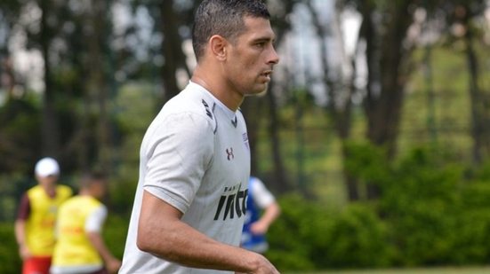 Imagem Quero meu bambá! Fluminense cobra R$ 5 milhões do Sport por transferência de Diego Souza