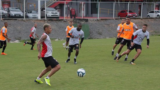 Imagem Mancini relaciona 19 jogadores para duelo com o Ferroviário-CE
