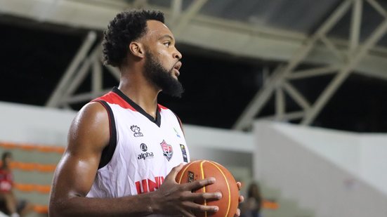 Imagem Universo/Vitória perde para o Basquete Cearense fora de casa