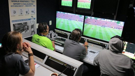Imagem Bahia votou a favor e Vitória contra o árbitro de vídeo no Brasileirão 2018