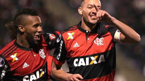 Imagem Vitória esteve próximo de zagueiro do Flamengo, mas alto salário faz Leão recuar