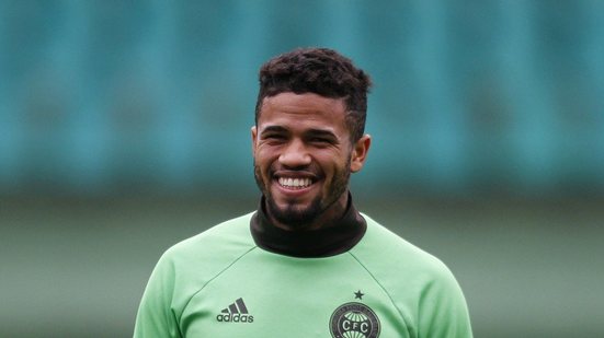 Imagem Fluminense acerta com lateral revelado no Vitória para temporada 2018