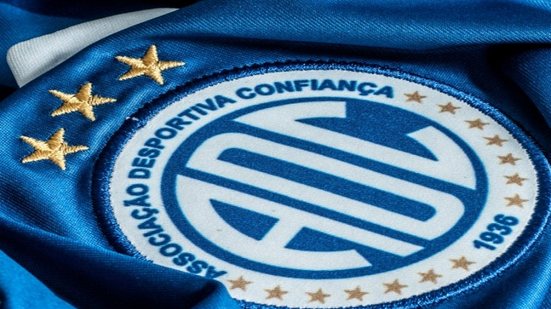 Imagem Ex-dupla Bavi, Apodi é o novo reforço da lateral direita do Confiança