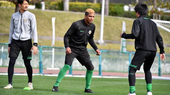 Imagem Em bom momento no Verdy Tokyo, ex-Vitória fala sobre expectativa para esta temporada
