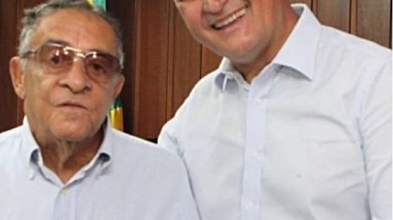 Imagem Radialista Zé Oswaldo é homenageado pelo Governador da Bahia