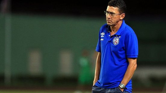 Imagem Após demissão, Aroldo Moreira divulga nota de agradecimento ao Bahia