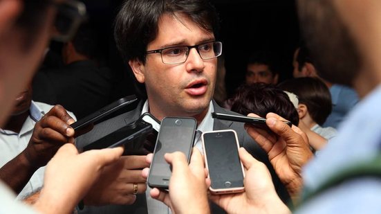 Imagem Presidente do Bahia fala sobre confusão no clássico e critica término de jogo precoce no Barradão 