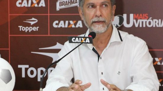 Imagem Ricardo David culpa Vinícius por confusão no clássico deste domingo: 'Irresponsável'