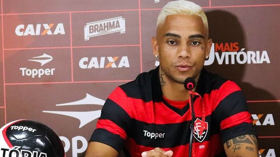 Imagem Após confusão em clássico, jogadores do Vitória prestam queixa contra Edson, do Bahia