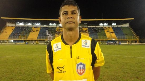 Imagem Campeonato Baiano: Gleidson Santos Oliveira apita duelo entre Jacuipense e Vitória 
