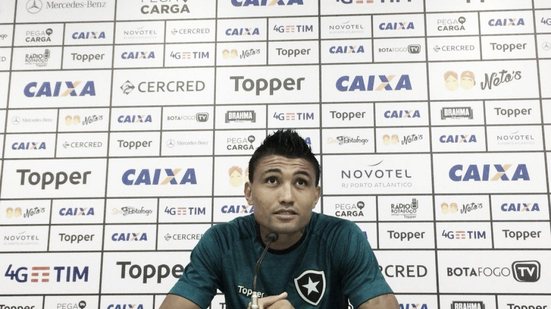 Imagem Kieza lamenta confusão em Ba-Vi e dispara: "Futebol está ficando muito chato"