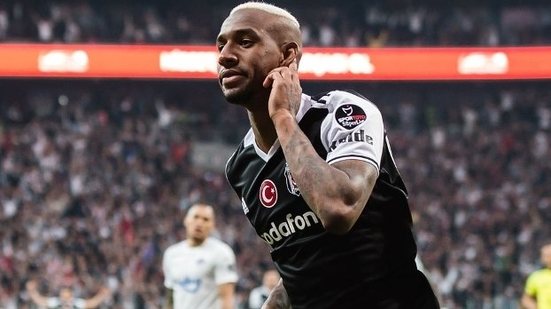 Imagem Vídeo: Após confusão em clássico, Talisca isenta Vinícius de culpa: 'Foi uma provocação do futebol'