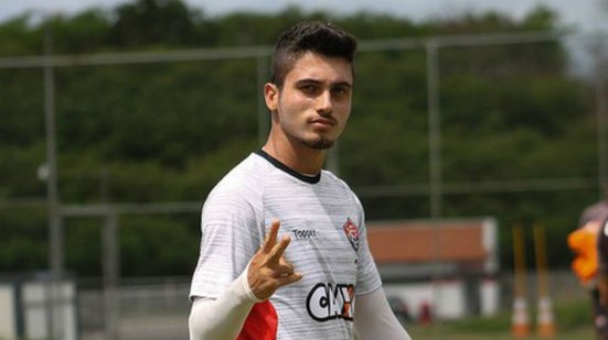 Imagem Dirigente do Corinthians revela interesse por Luan: "Eu mesmo busquei informações e fiz contatos"
