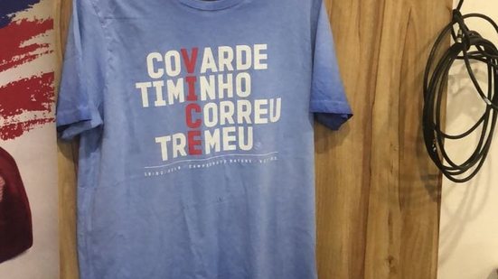Imagem PM-BA apreende camisas de provocação ao Vitória na Arena Fonte Nova