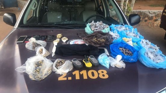 Imagem Dinamites e munições de fuzil são encontradas no fundo do campo do Galícia; Presidente divulga nota