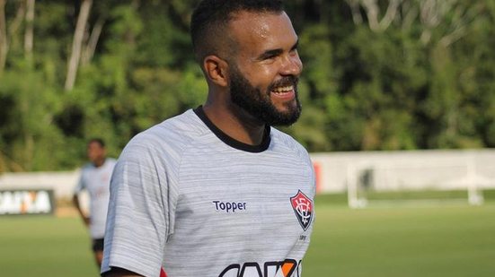 Imagem José Welison espera grande apresentação do Vitória contra o Bragantino pela Copa do Brasil