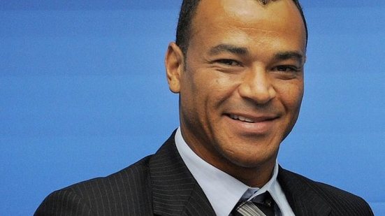 Imagem Cafu dispara que com Neymar, o PSG consegue passar do Real Madrid